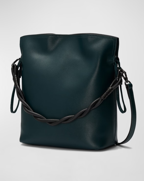 Eimertasche mit gedrehtem Griff, magnetischem Schnürzug und Umhängegurt